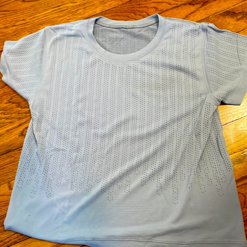 Lululemon train to be short sleeve top